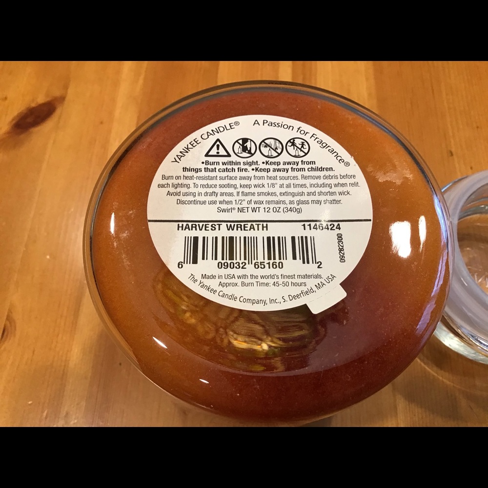 YANKEE CANDLE HARVEST WREATH 12 oz RARE SWIRL SPECIAL EDITION - Picture 6 of 6